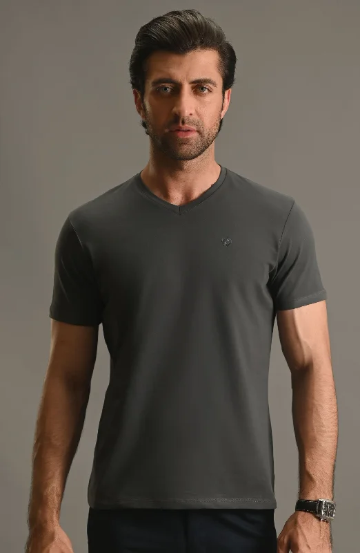 V-NECK - BASIC TEES