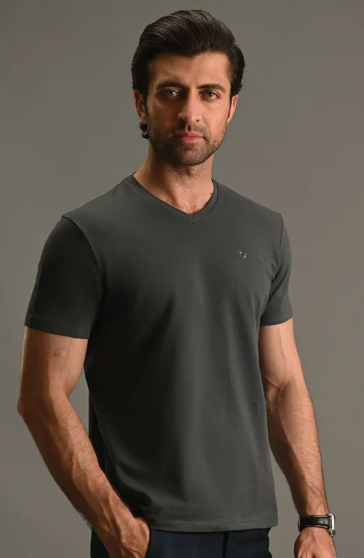 V-NECK - BASIC TEES