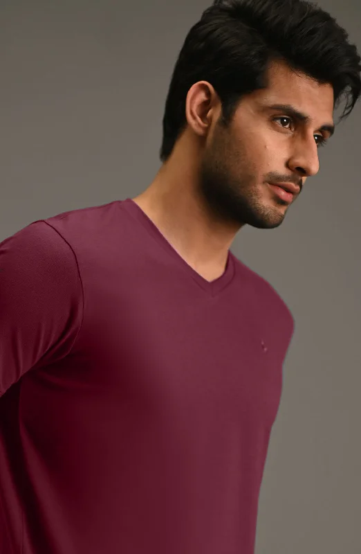 V-NECK - BASIC TEES