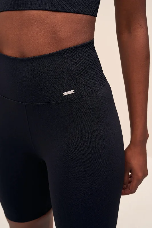 Motion Seamless Biker Shorts - Black