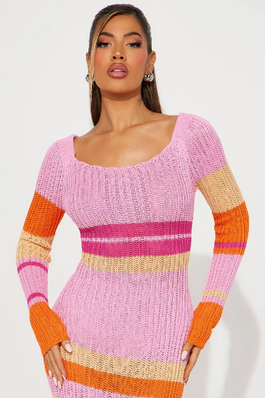 Weekend Escape Sweater Maxi Dress - Pink/combo