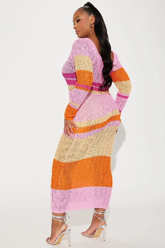 Weekend Escape Sweater Maxi Dress - Pink/combo